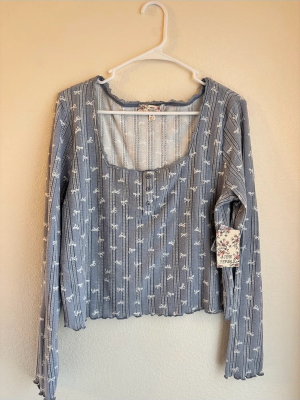 Pink Republic XL Ribbed Bow Print Long Sleeve Crop Top Blue Gray Lettuce Hem NWT